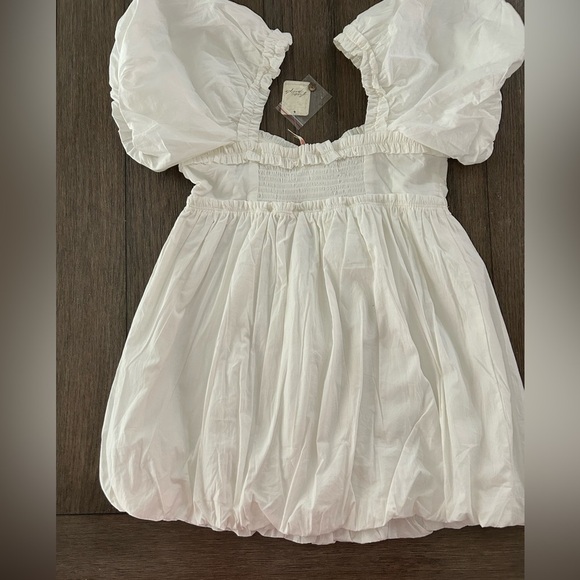 Free People Rendezvous Me White Mini Dress. Bubble Hem. puffed Sleeves. XS NWT - Picture 3 of 6